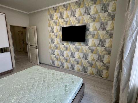 квартира за адресою Літературна вул., 8