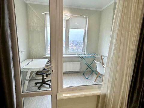 квартира за адресою Літературна вул., 8