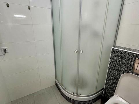квартира за адресою Літературна вул., 8