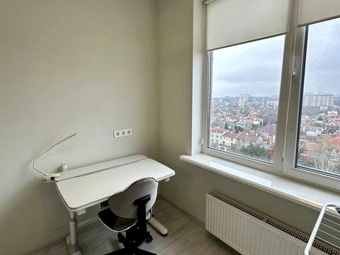 квартира за адресою Літературна вул., 8