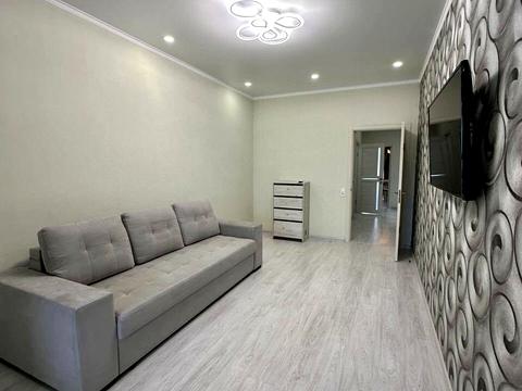 квартира за адресою Літературна вул., 8