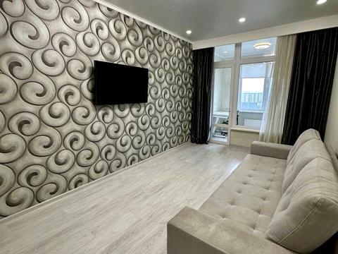квартира за адресою Літературна вул., 8
