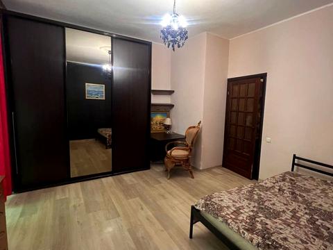 квартира за адресою Утьосова вул., 7