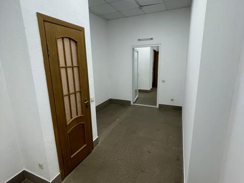 комерційна за адресою Івано-Франківськ, Івана Миколайчука вул., 6