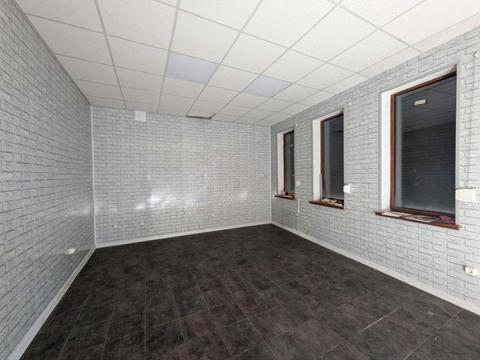комерційна за адресою Івана Макуха вул., 41а