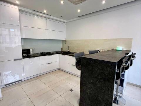 квартира по адресу Угорская ул., 14д