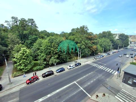 квартира за адресою Степана Бандери вул., (Будинок)