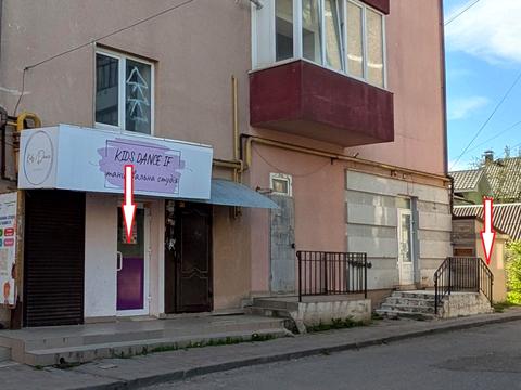 комерційна за адресою Українська вул., 5