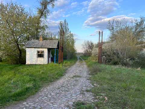 коммерческая по адресу Олександра Олійника, 1-Б