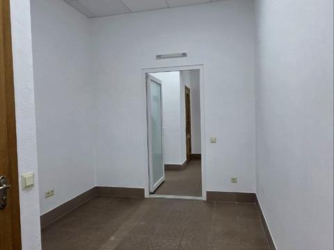 комерційна за адресою Івана Миколайчука вул., 6