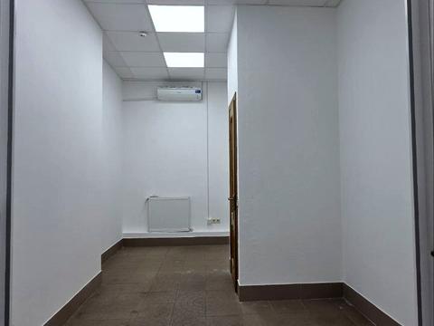 комерційна за адресою Івана Миколайчука вул., 6