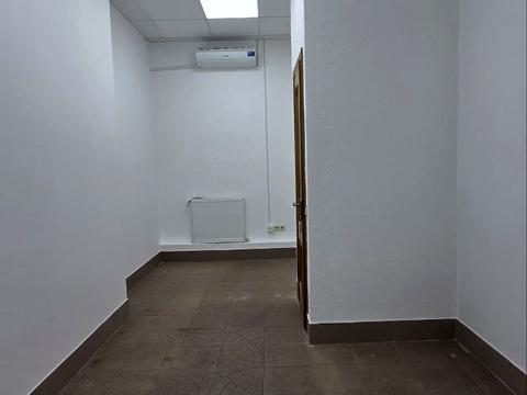 комерційна за адресою Івана Миколайчука вул., 6