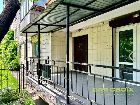 комерційна за адресою Теремківська вул., 8а