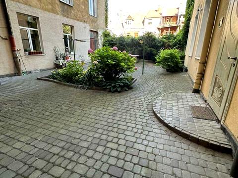 квартира за адресою Генерала Тарнавського вул. (Кутузова), 22