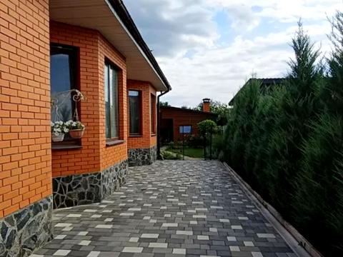 будинок за адресою Дніпро, Бережна