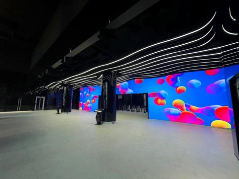 комерційна за адресою Короленківська вул., 4