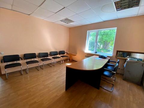 комерційна за адресою Промислова, 1