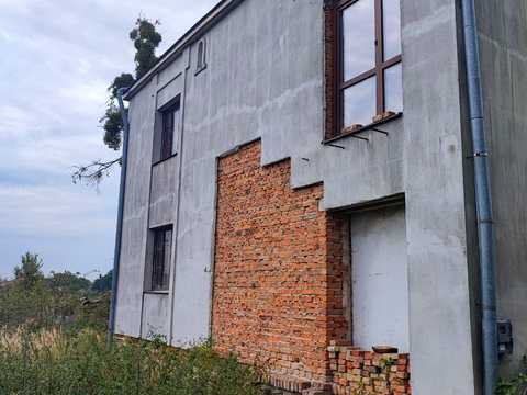дом по адресу центральна