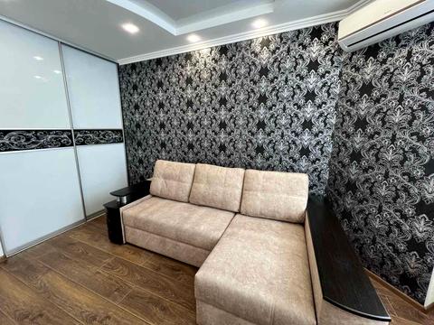 квартира за адресою Абрикосова вул., 5