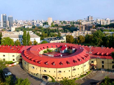комерційна за адресою Рибальська вул., 22
