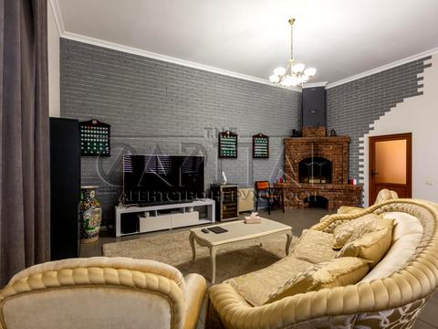 дом по адресу Юрия Литвина ул. (Жовтневої Революції), 12