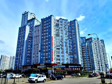 комерційна за адресою Дніпровська набережна вул., 26-Д