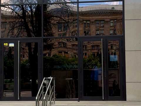 коммерческая по адресу майдан Незалежності пл., 2