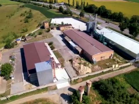 коммерческая по адресу Миру, 40