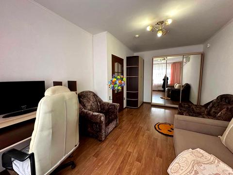 квартира за адресою Софії Русової вул., 7