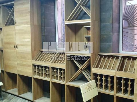 комерційна за адресою Софіївська пл., 12