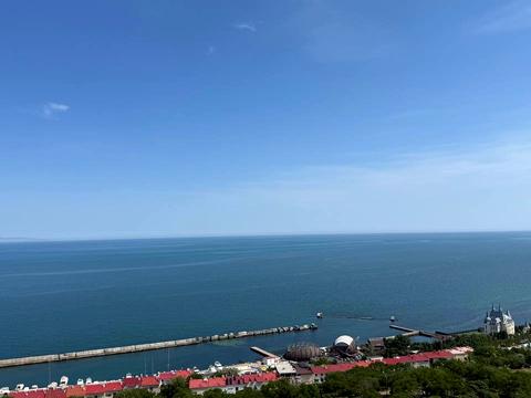 комерційна за адресою Літературна вул., 1а