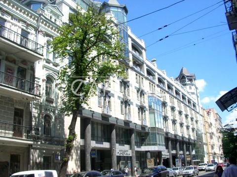 комерційна за адресою Велика Житомирська вул., 20-А