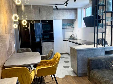 квартира за адресою Дніпровська набережна вул., 18-А