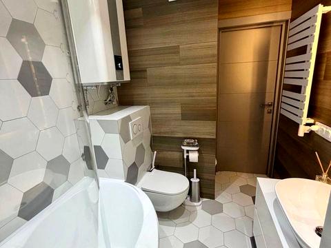квартира за адресою Дніпровська набережна вул., 18-А