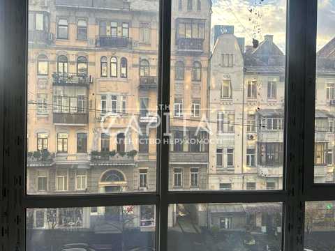 комерційна за адресою Саксаганського вул., 80