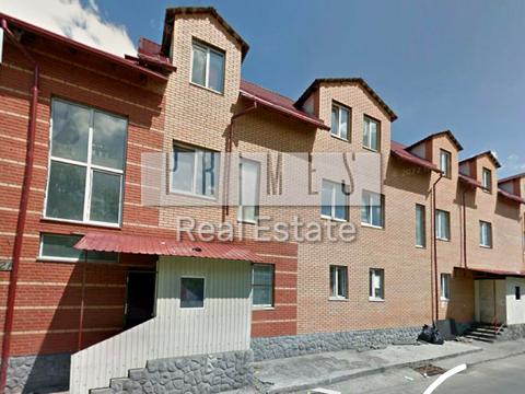комерційна за адресою Робітнича вул., 2