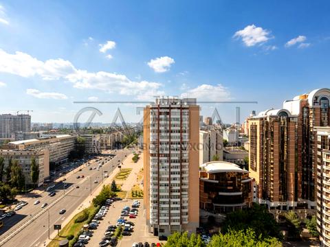 комерційна за адресою Лесі Українки бульв., 21-А