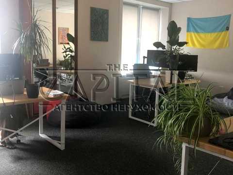 комерційна за адресою Болсуновська вул. (Сергія Струтинського), 8
