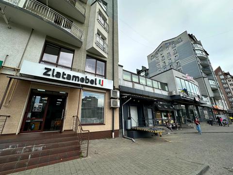 комерційна за адресою Володимира Івасюка вул., 7