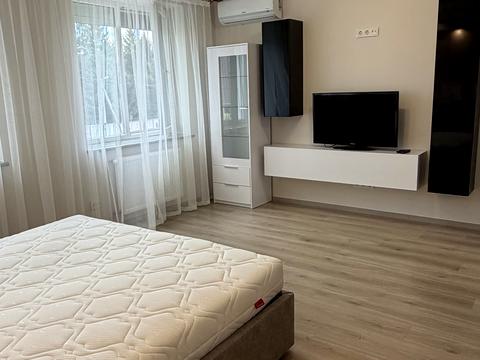 квартира за адресою Василя Сухомлинського вул., 34
