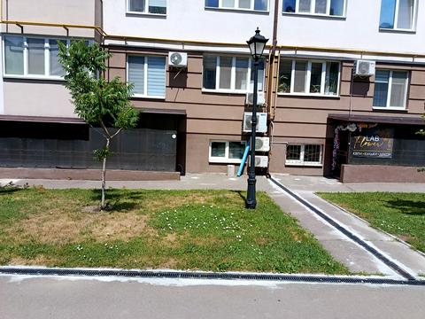 комерційна за адресою Приозерний бульв., 1