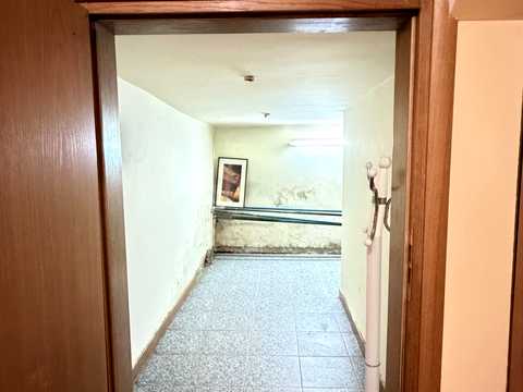 комерційна за адресою Саксаганського вул., 65