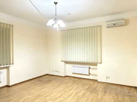 комерційна за адресою Саксаганського вул., 65