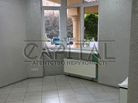 комерційна за адресою Боголюбова вул., 24