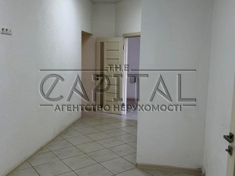 комерційна за адресою Боголюбова вул., 24