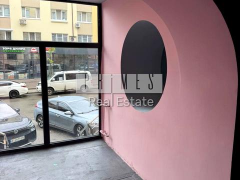 комерційна за адресою Межигірська вул., 57/17
