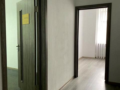 комерційна за адресою Львів, Академіка Андрія Сахарова вул. (Суворова), 42