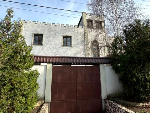 комерційна за адресою Василя Симоненка вул., 1