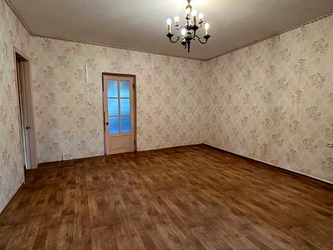 комерційна за адресою Василя Симоненка вул., 1