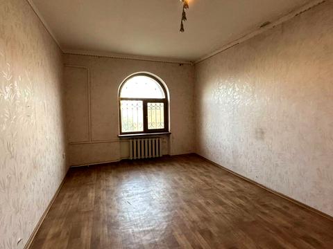комерційна за адресою Василя Симоненка вул., 1
